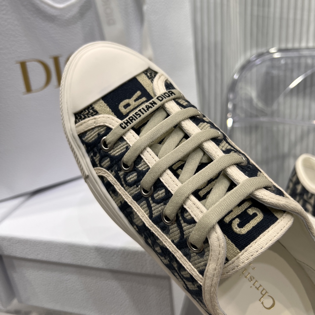 Women's high heels